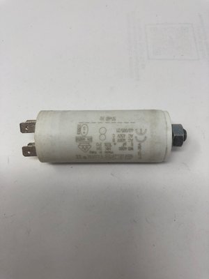 Techniques Motoculture - Electricité / Electronique - CONDENSATEUR 8??F