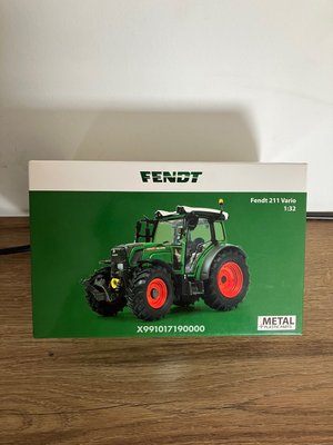 Jouets - JOU001 - Miniature - TRACTUR FENDT 211 VARIO
