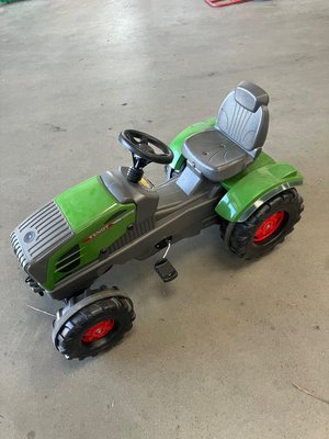 Jouets - JOU002 - Tracteur a pedales - TRACTEUR FENDT 1050 VARIO