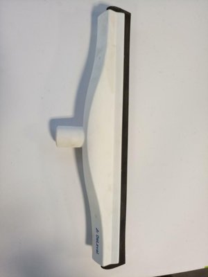 Elevage - Salle de traite - Racloir eau blanc caoutchouc noir 40cm